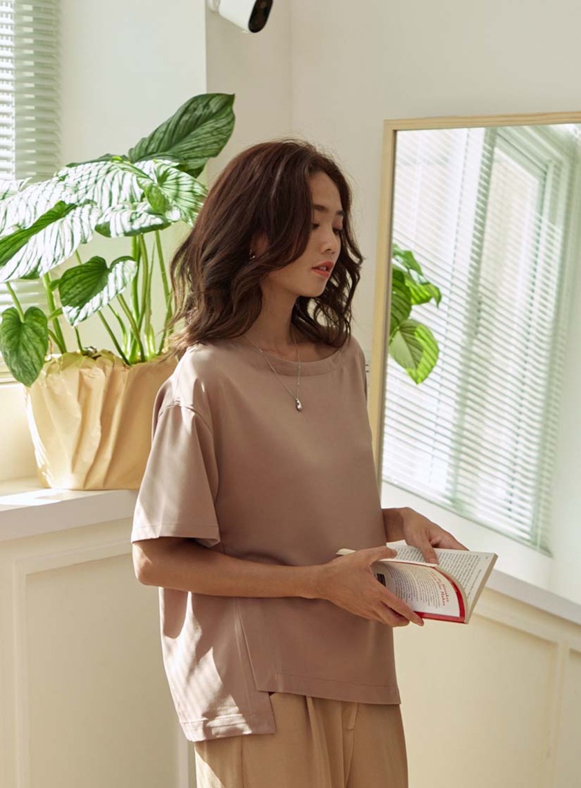 微光澤舒適落肩寬袖上衣